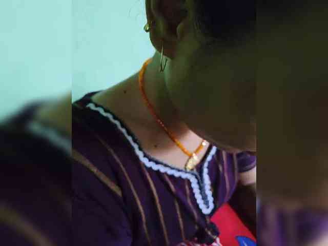 AadhyaLove webcam