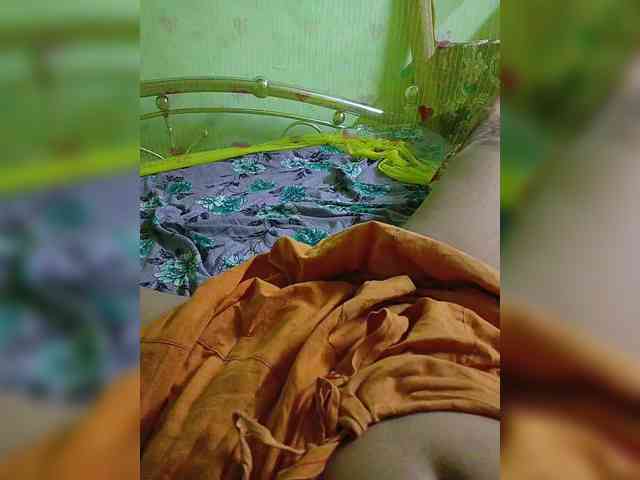 AadhyaLove webcam