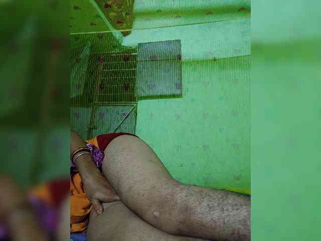 AadhyaLove webcam