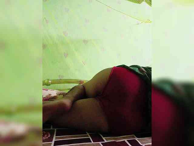 AadhyaLove webcam