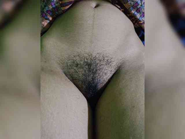AadhyaLove webcam