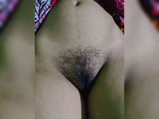 AadhyaLove webcam