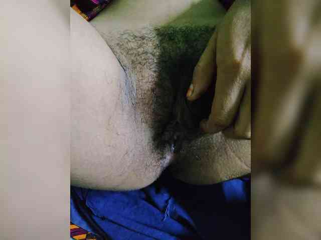 AadhyaLove webcam