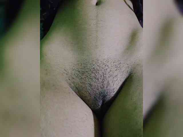AadhyaLove webcam