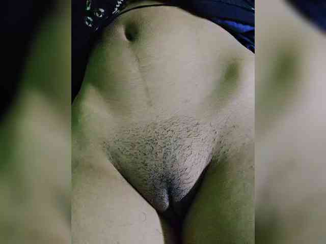 AadhyaLove webcam