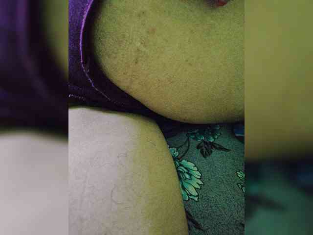 AadhyaLove webcam