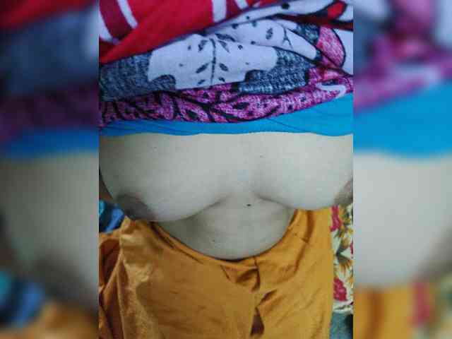 AadhyaLove webcam