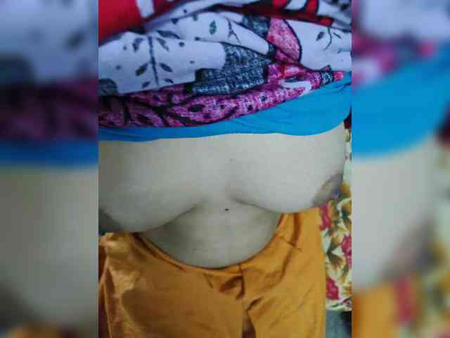AadhyaLove webcam
