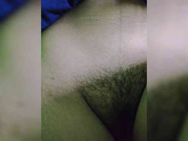 Modella: AadhyaLove