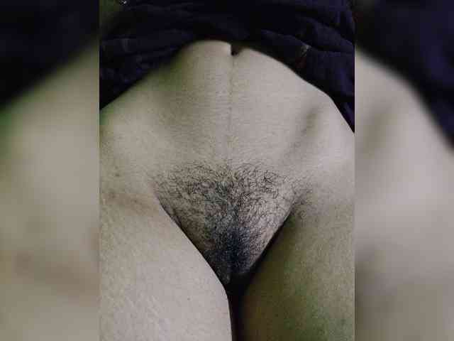AadhyaLove webcam