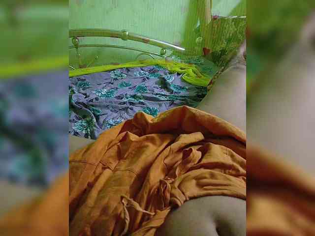 AadhyaLove webcam