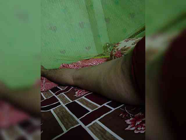 AadhyaLove webcam
