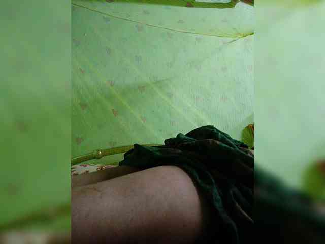 AadhyaLove webcam