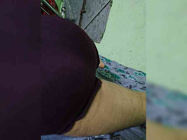 AadhyaLove webcam