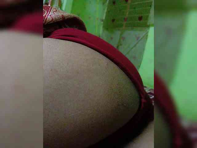 AadhyaLove webcam