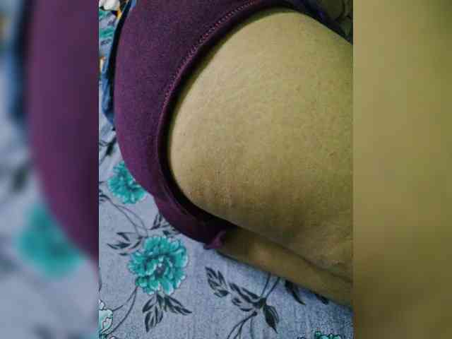 AadhyaLove webcam