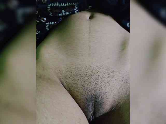 AadhyaLove webcam