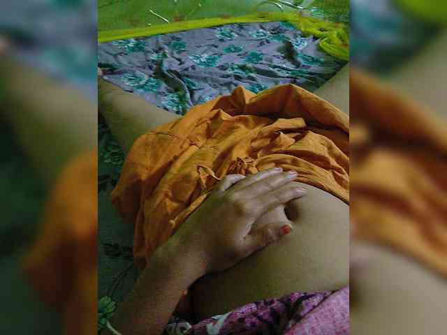AadhyaLove webcam