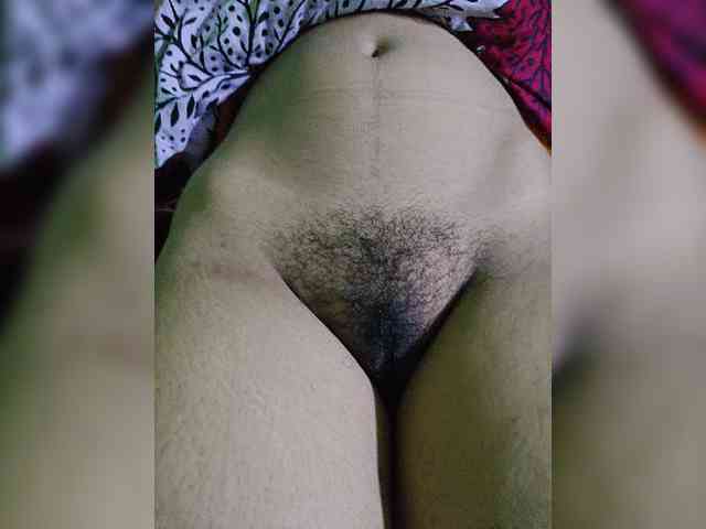 AadhyaLove webcam