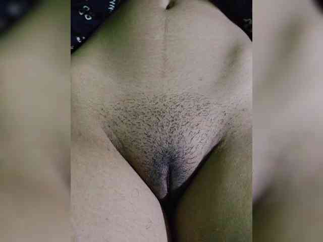 AadhyaLove webcam