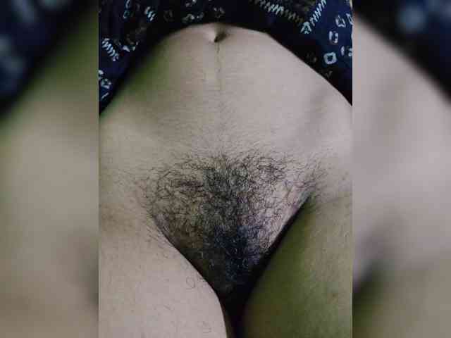 AadhyaLove webcam