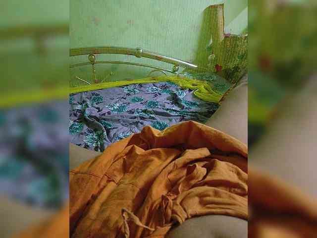 AadhyaLove webcam