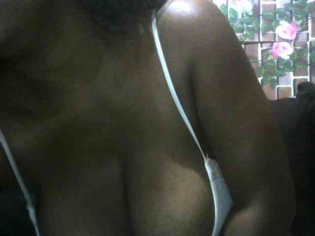 Chocolat96 Live Webcam on BongaCams