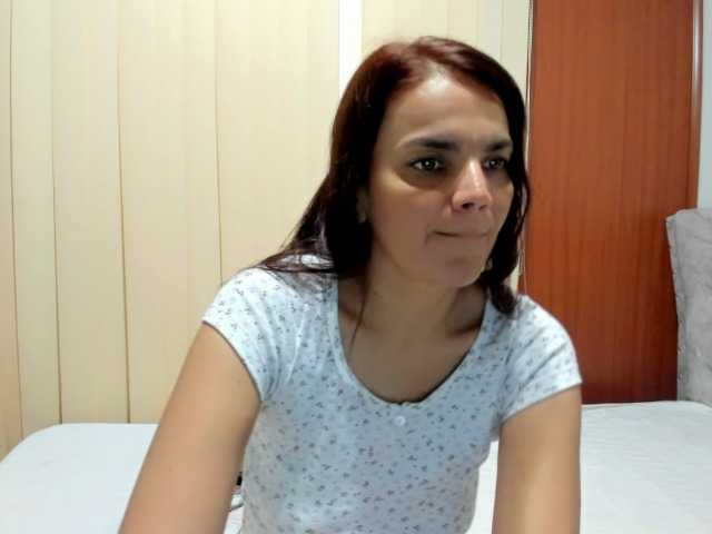 Valymoon-69 live cam on BongaCams