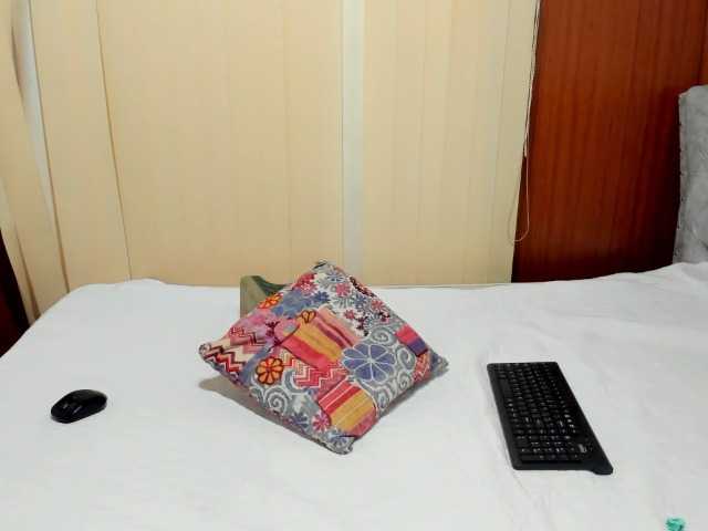 Valymoon-69 live webcam show