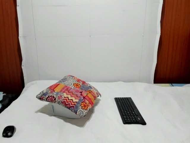 Valymoon-69 live cam on BongaCams
