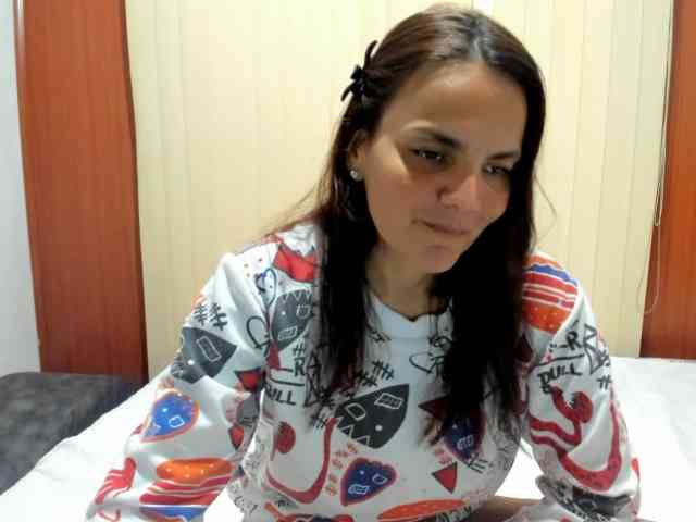 Valymoon-69 webcam
