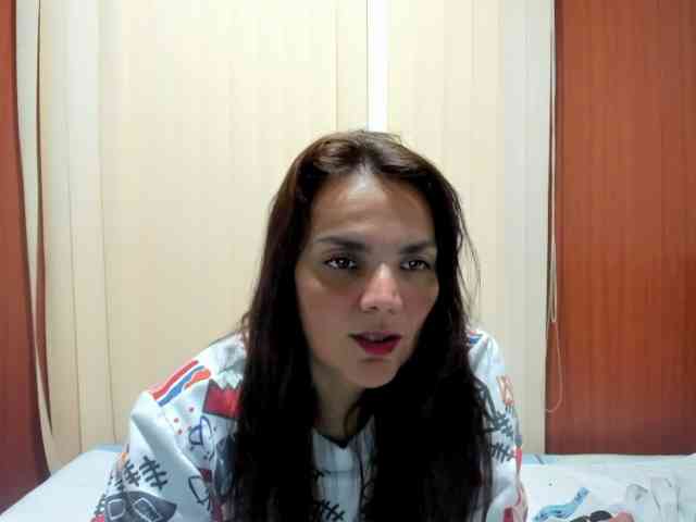 Valymoon-69 webcam