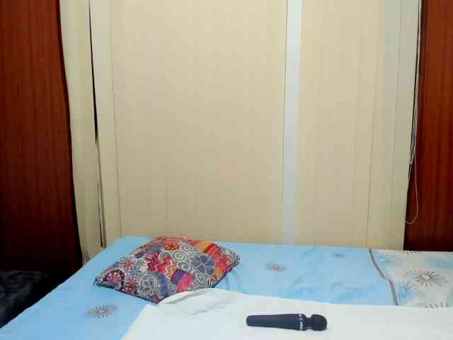 Valymoon-69 webcam