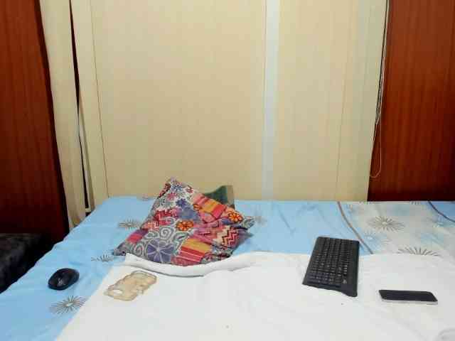 Valymoon-69 webcam