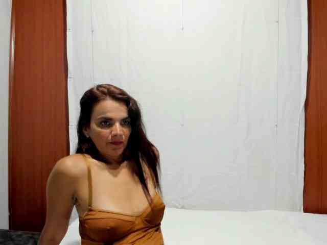 Valymoon-69 webcam