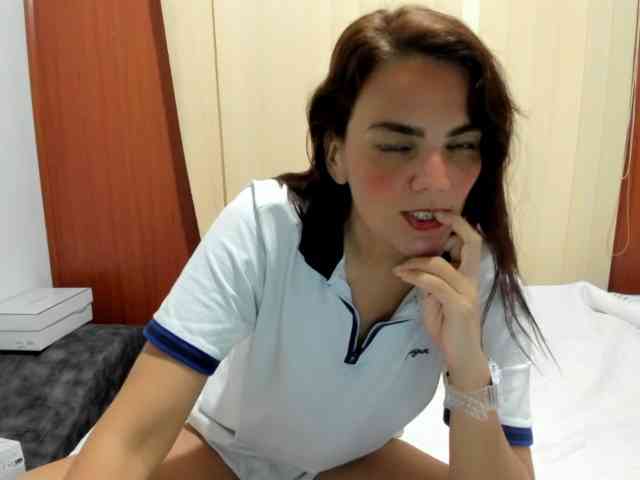 Valymoon-69 webcam