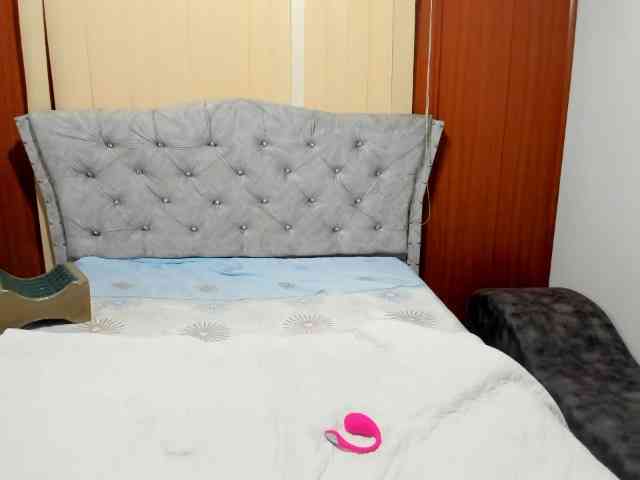 Valymoon-69 webcam