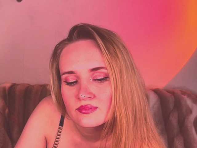 ninimimi5555's BongaCams show and profile