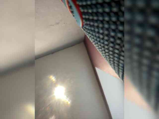 KiraBerht webcam