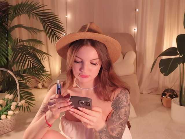 Bannanaa live cam on BongaCams