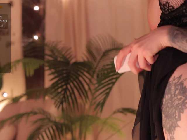 Bannanaa live cam on BongaCams