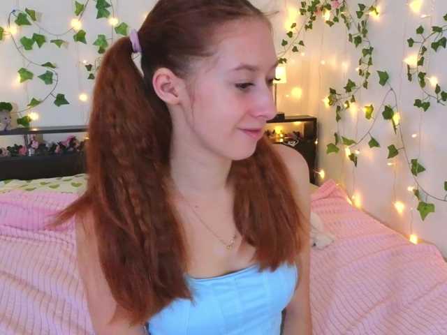 Candy-Floss live cam on BongaCams