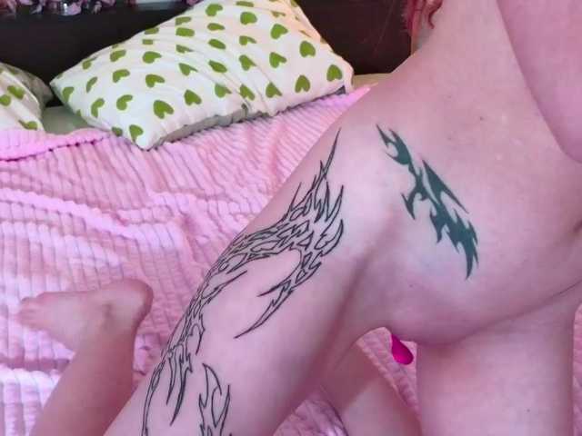 Candy-Floss live cam on BongaCams