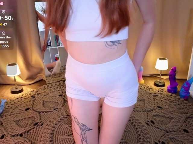 le modèle Candy-Floss est en webcam porno dans un show sur le site bongacams, il possède les tags suivants: White/Caucasian,Redhead,Shaved