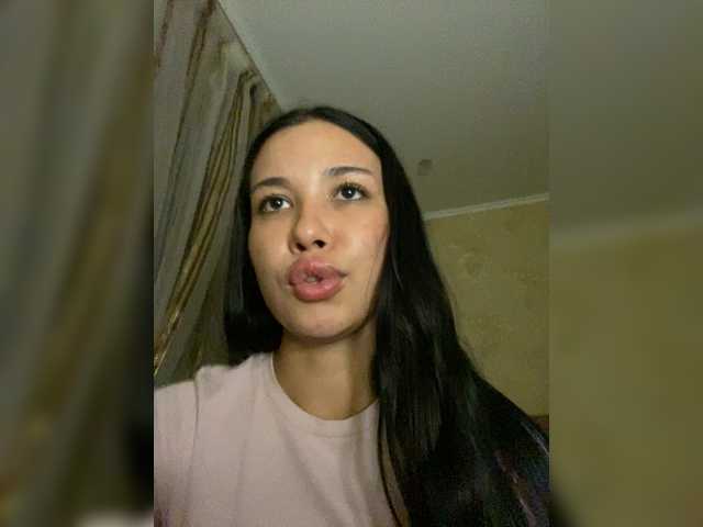anya-del live cam on BongaCams