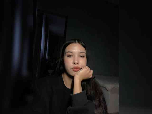 anya-del webcam
