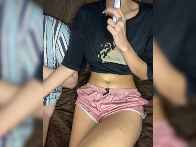 LinaTwins live cam on BongaCams