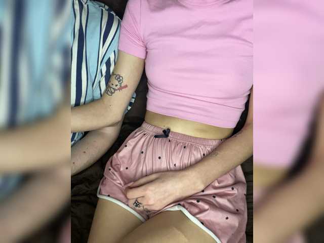 LinaTwins live cam on BongaCams