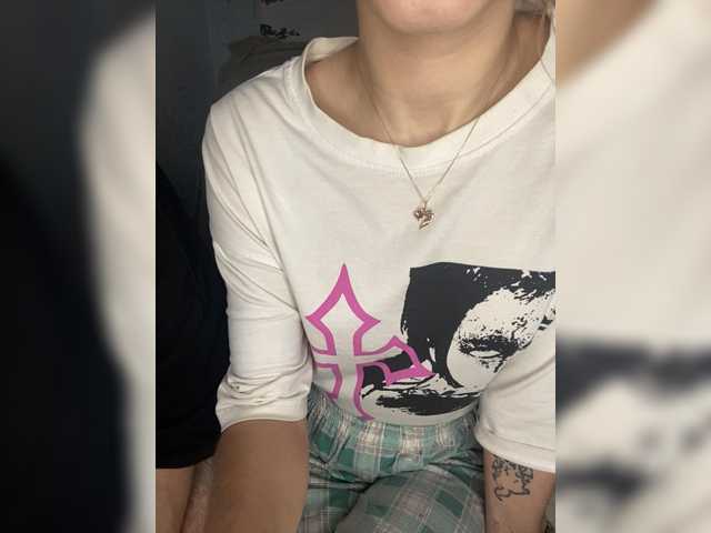 LinaTwins live cam on BongaCams