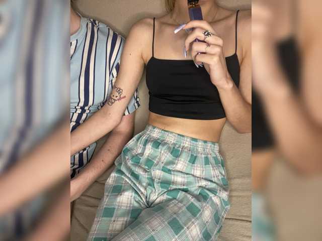 LinaTwins live cam on BongaCams